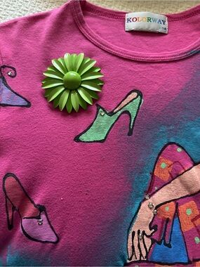 Hand painted art shirt hot pink high heels S retro 3/4 sleeve with enamel pin